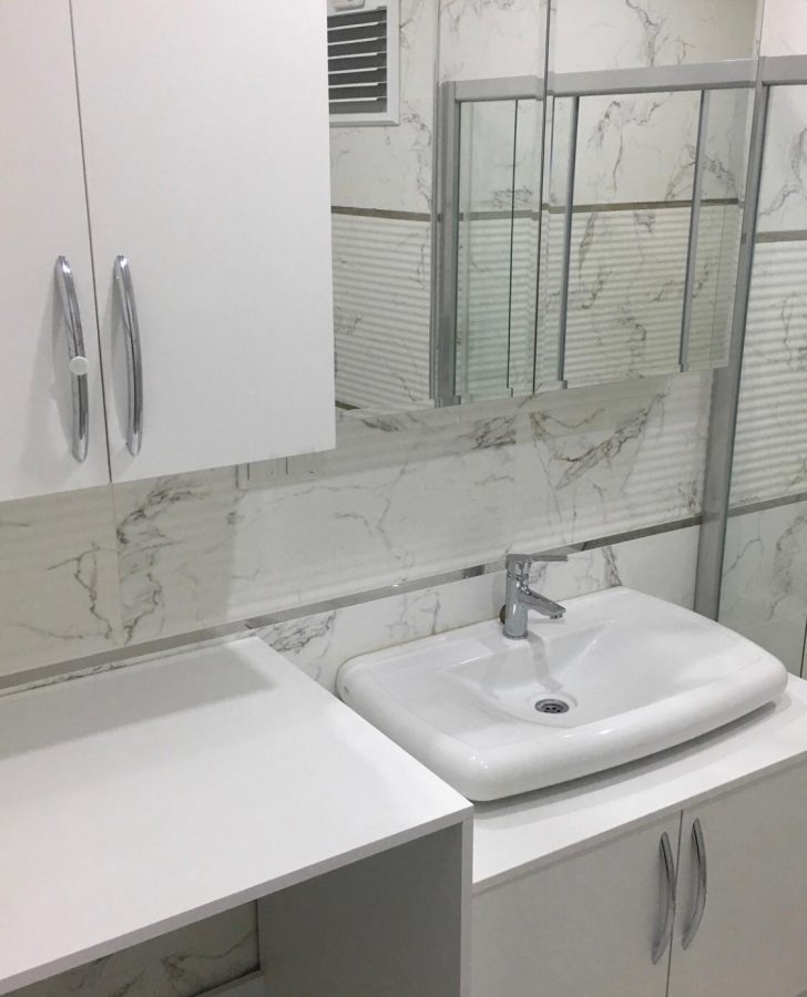 Lüks Köşe Banyo Dolabı